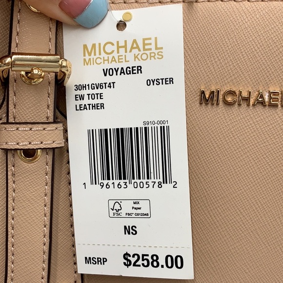MICHAEL KORS Voyager EAST WEST TOTE OYSTER COLOR - Picture 16 of 16